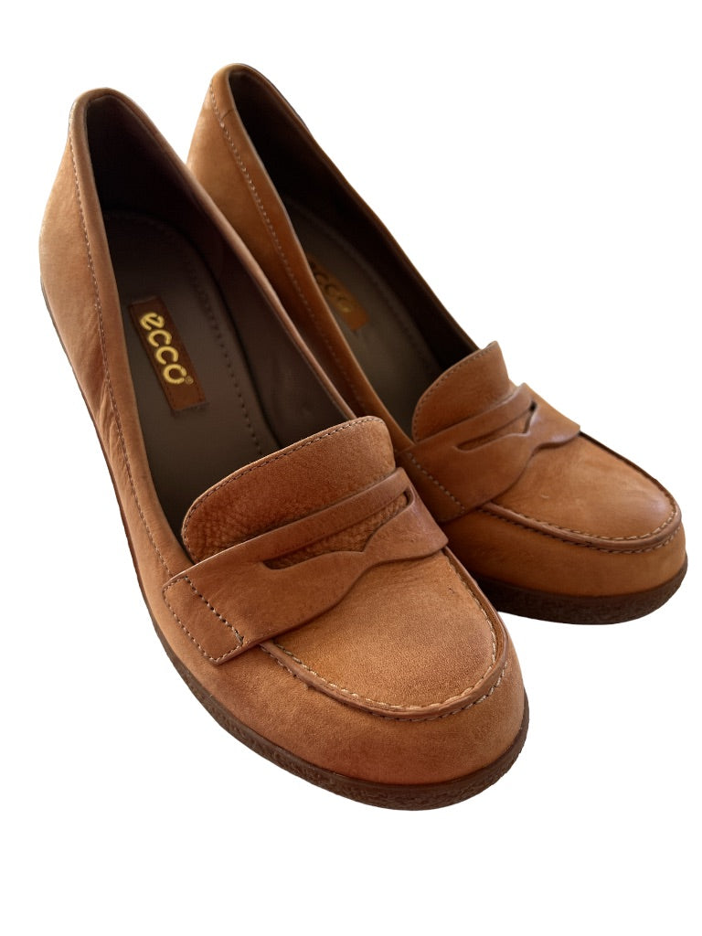 6 6.5 (37) Ecco Tan Leather Slip On Heels Rubber Sole Stacked Heel