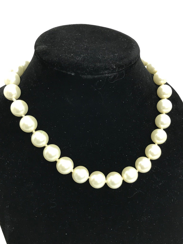 Faux Pearl Magnetic Clasp 18.5" Necklace .5" Diameter Faux Pearls