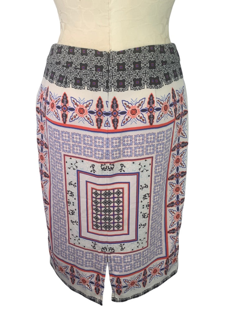 Small Forever 21 Contemporary Retro Print Knee Length Lightweight Back Zip Skirt