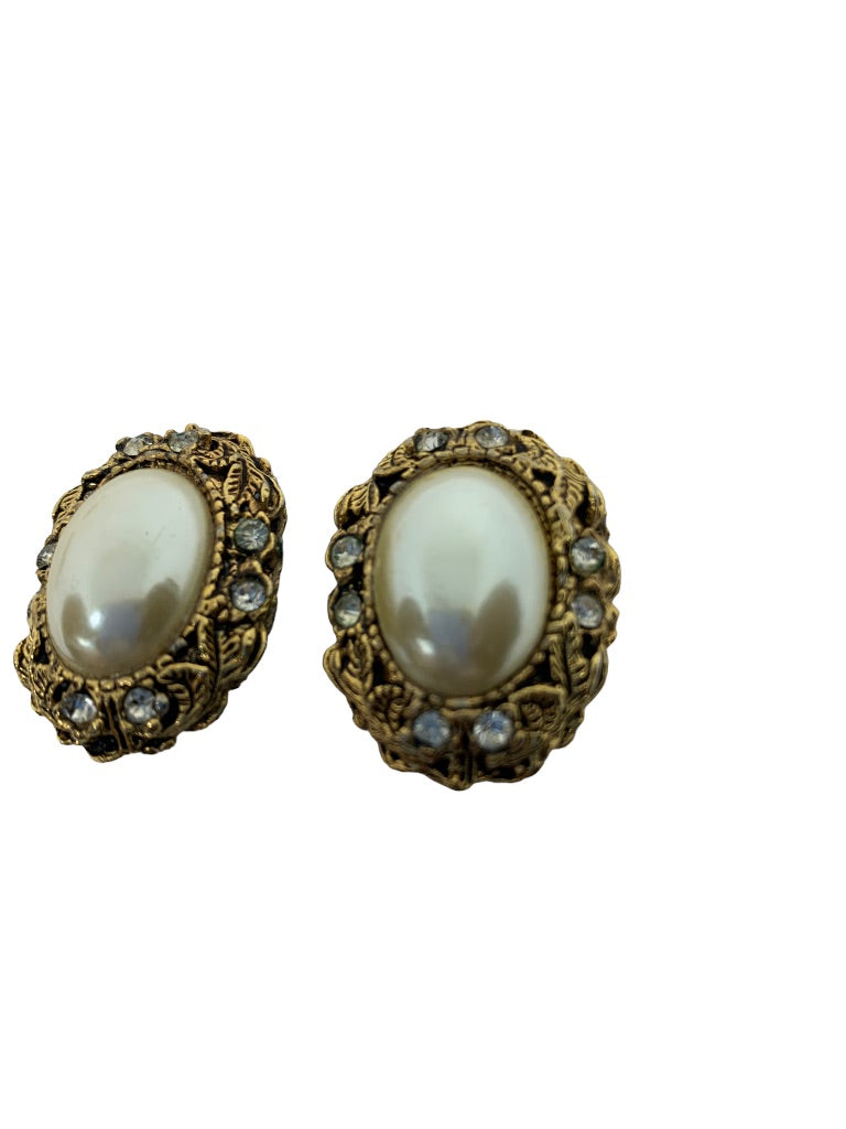 Vintage Clip On Earrings 1" Oval Goldtone with Faux Pearl Rhinestone