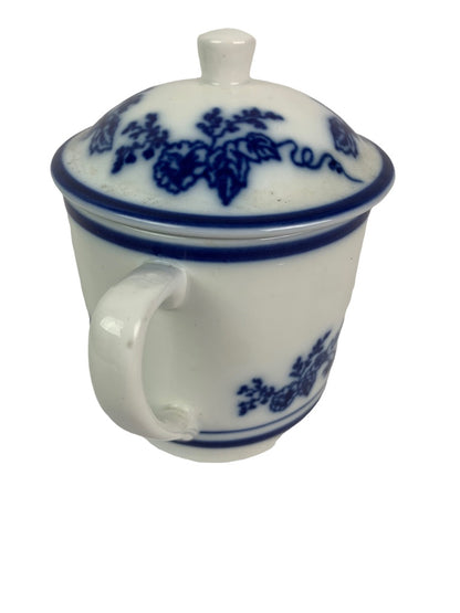 Williams-Sonoma Lidded Teacup in French Floral Pattern Mug White Blue