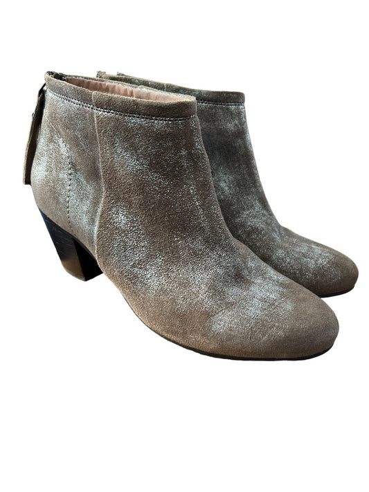 8 M Seychelles Tan Metallic Silver Suede Booties Anthropologie