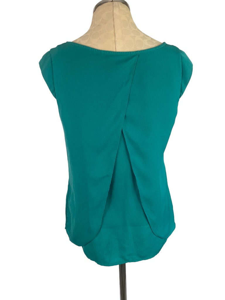 Medium Worthington Green Petal Back Cap Sleeve Pullover Women's Blouse