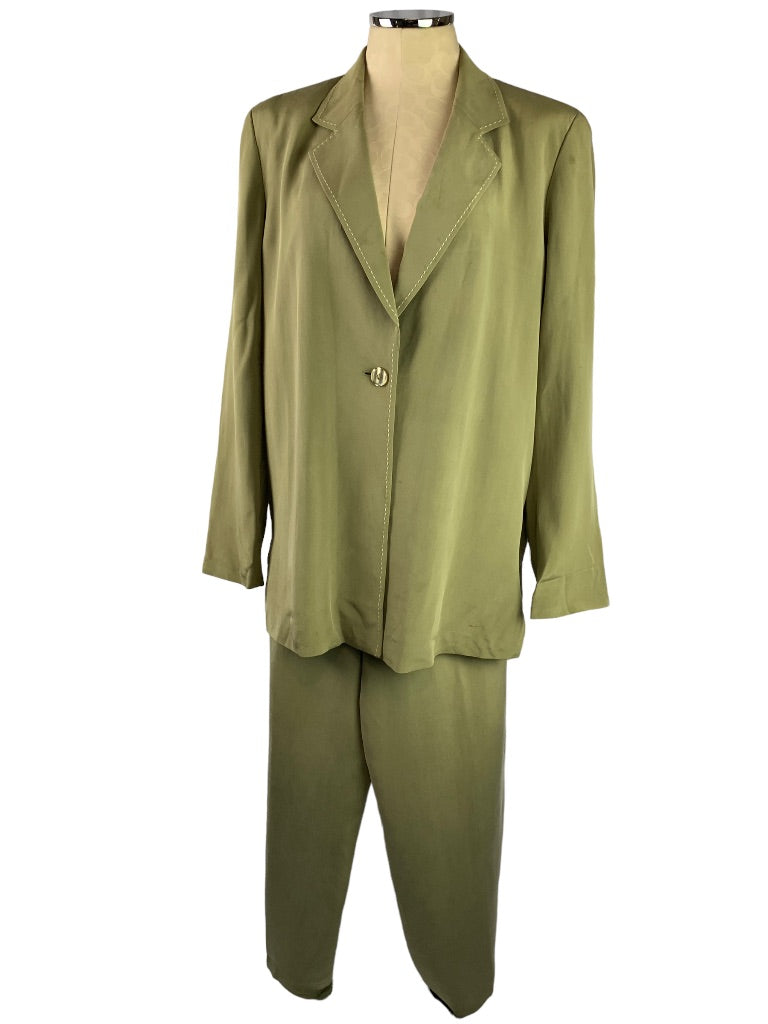 Large Moda Seta by Sandra King Women's Sage Green Pant Suit 2 Piece