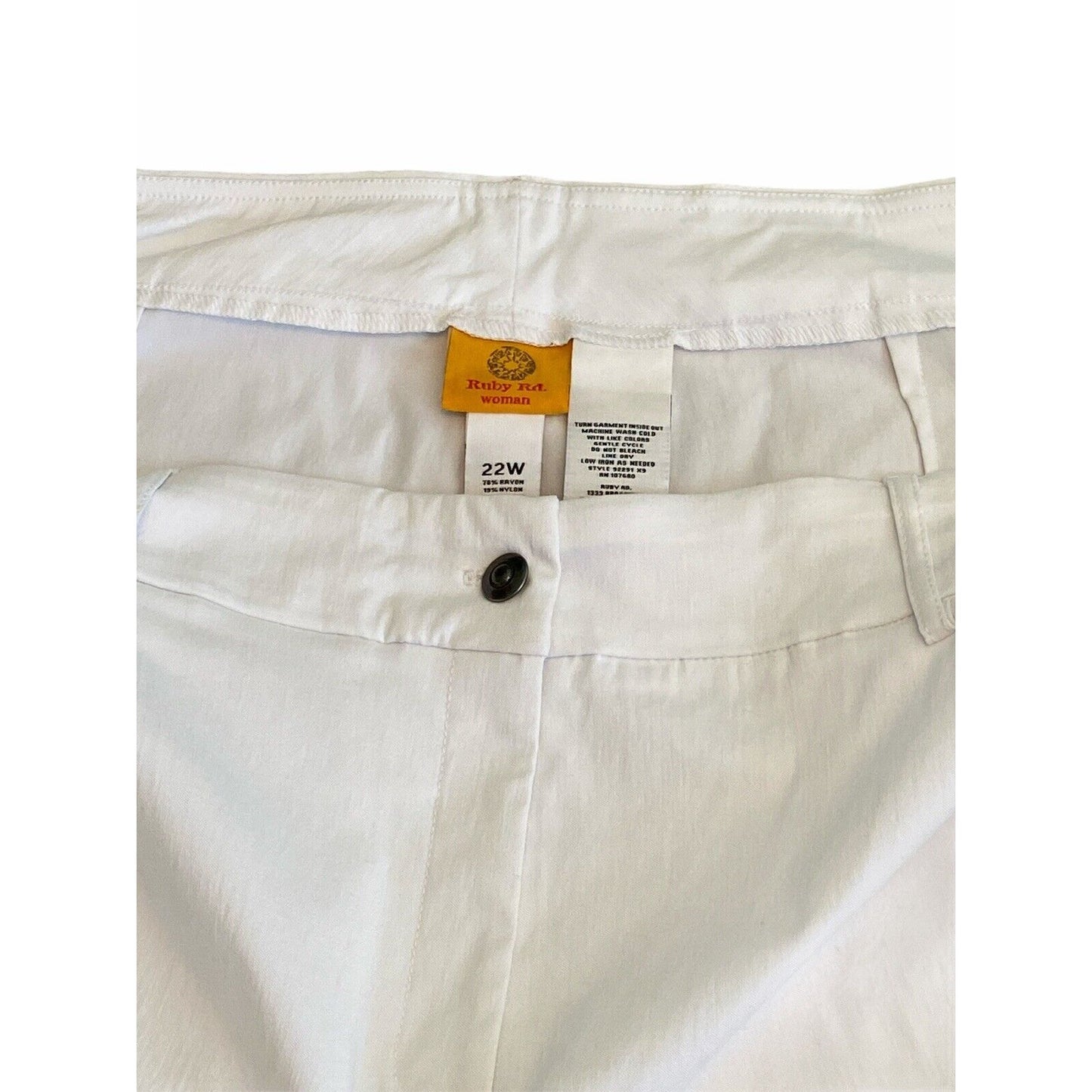 22W Ruby Rd Women's Shorts White NWT Flat Front