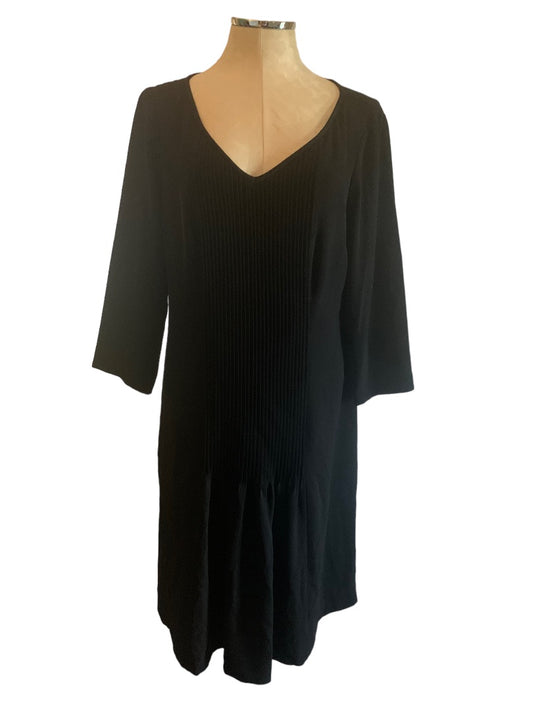 14 Jones New York Dress Black V-Neck Pleat Detail Shift Dress