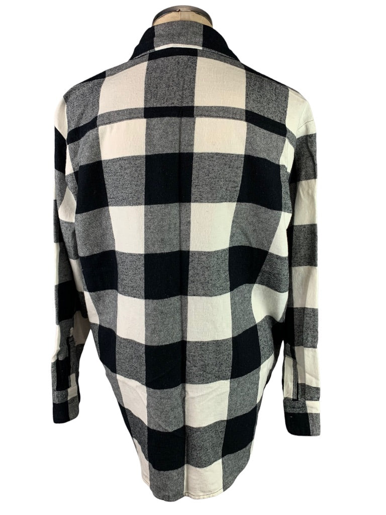 Medium Old Navy Women's Black White Flannel Button Up Shirt