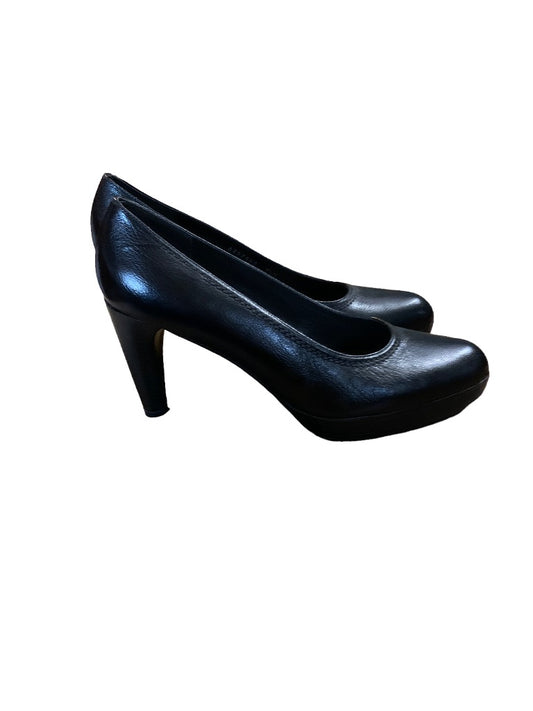 8.5M Stuart Weitzman Black Leather 3 3/4" Platform Heels A257400