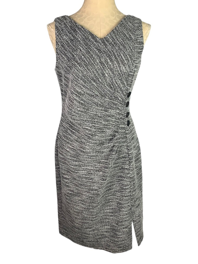 10 DKNY Black White Stretch Tweed Sheat Dress Sleeveless V-Neck Back Zip