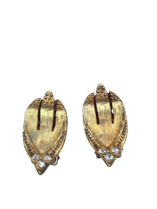 Vintage Clip on Non-Pierced Earrings Goldtone Rhinestone Earrings 1"