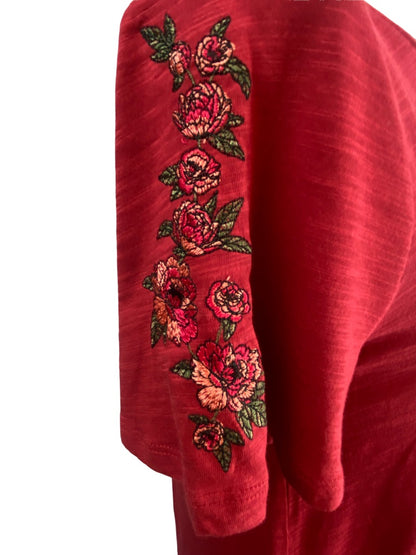 XS DG2 Diane Gilman Round Neck Women's Tshirt Red Pink Rose Embroidered