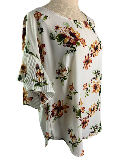 1X Charming Charlie Women's Off White Floral Short Sleeve Popover Blouse