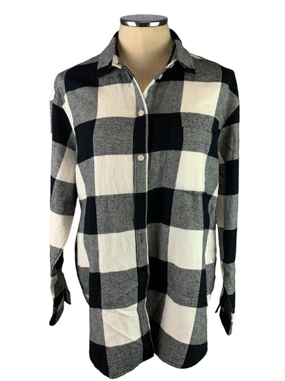 Medium Old Navy Women's Black White Flannel Button Up Shirt