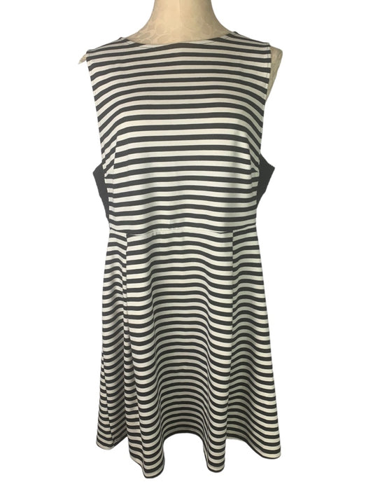 2X Forever 21+ Women's Black and White Striped A-Line Sleeveless Dress