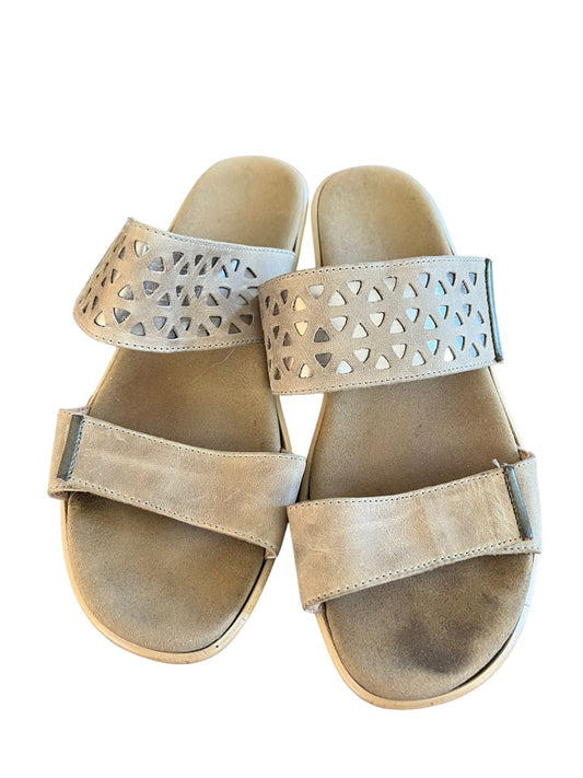 7.5 Naot Moreto Slide Sandal Tan Cutout Design With Mirrored Underlay Adjustable EU 38