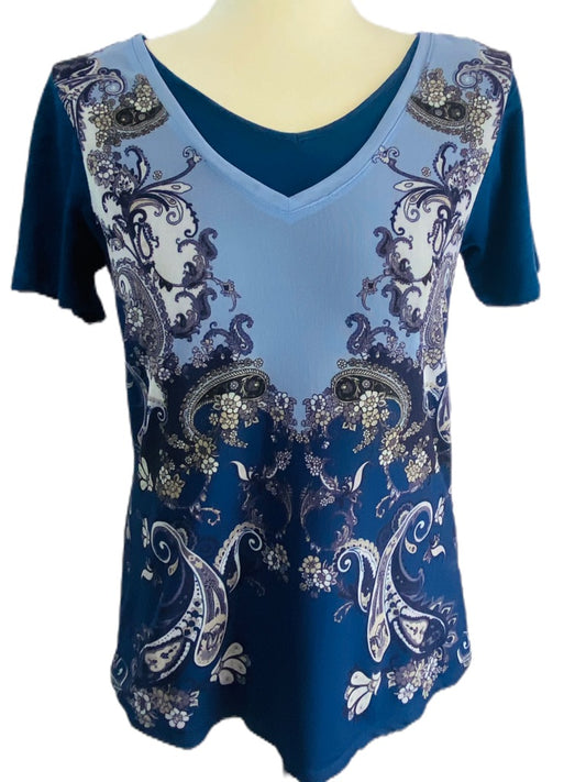 XS DG2 Diane Gilman Women's Blue V-Neck Mesh Paisley Overlay Short Sleeve Tshirt