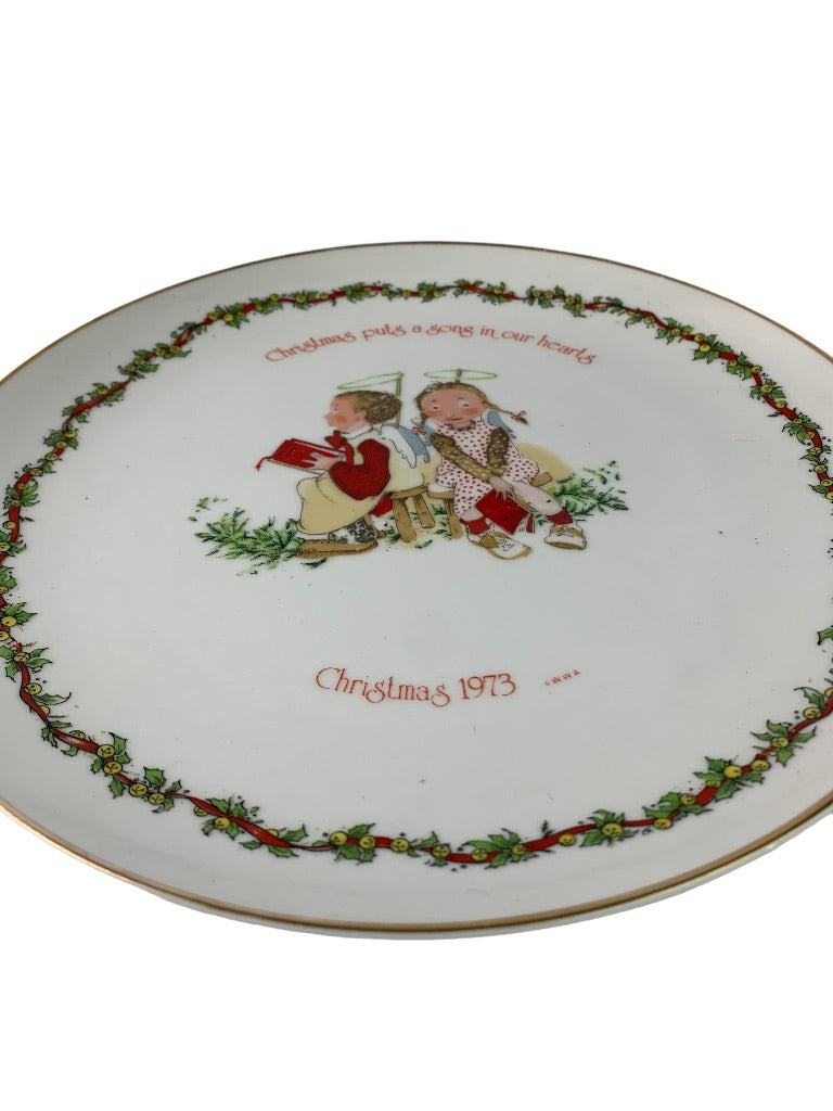 Holly Hobbie Collector Plate Classic Editions 10.5" Christmas Plate 1973