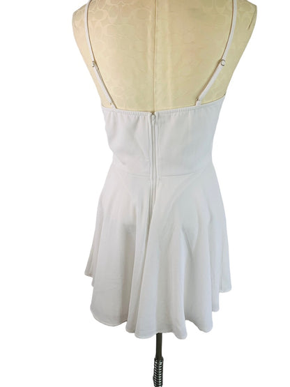 Medium Windsor White Fit and Flare Dress Junior Women's Spaghetti Strap V-Neck