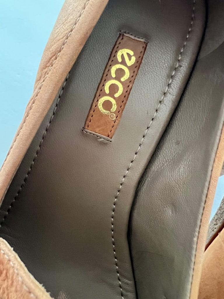 6 6.5 (37) Ecco Tan Leather Slip On Heels Rubber Sole Stacked Heel