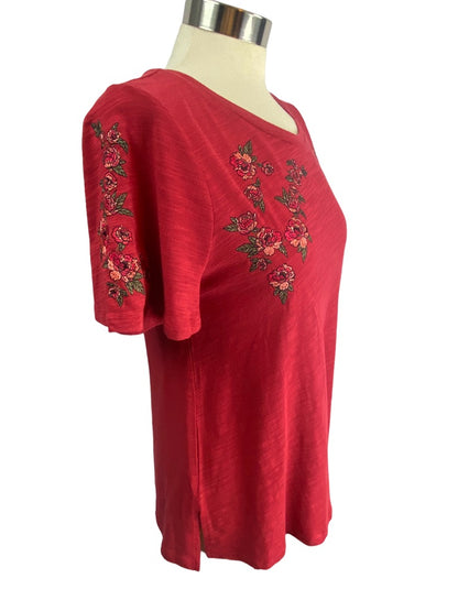 XS DG2 Diane Gilman Round Neck Women's Tshirt Red Pink Rose Embroidered