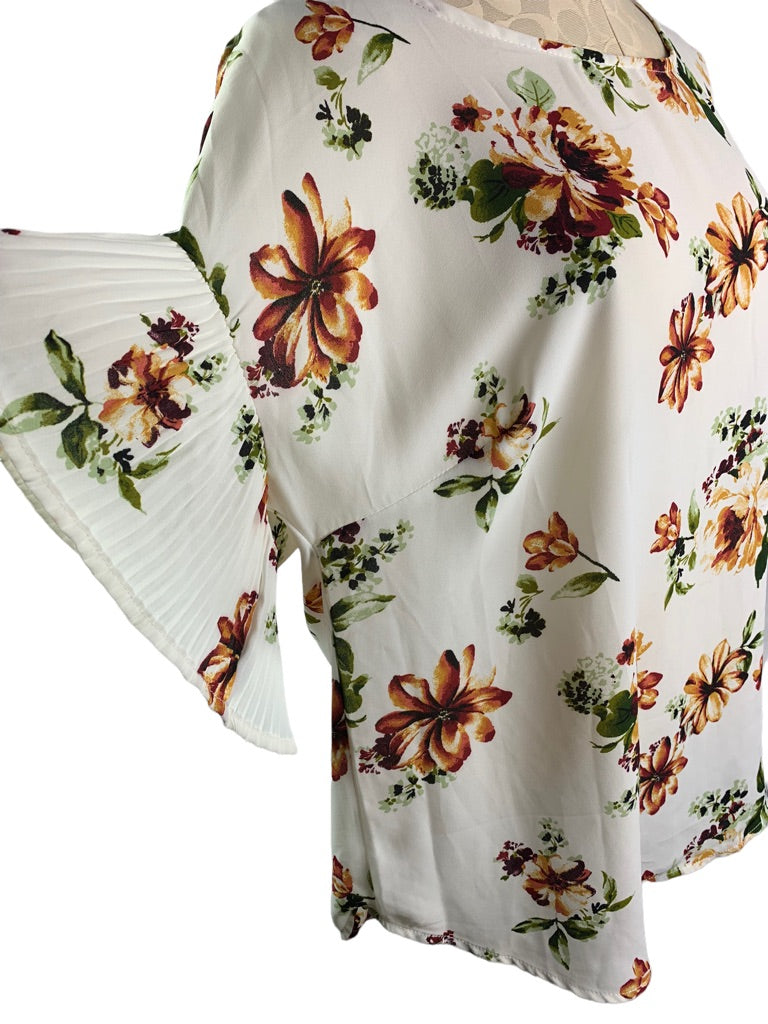 1X Charming Charlie Women's Off White Floral Short Sleeve Popover Blouse