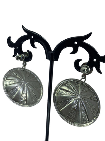 Lightweight Silvertone Medallion Post Pierced Earrings 1 3/4" Drop Dangle