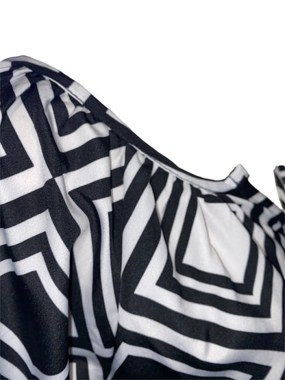 Medium Mudpie Black and White Diamond Pattern Tunic Blouse