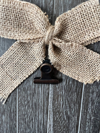 Nielsen Burlap Bow Wood Plank Clip Pictire Frame Tabletop or Wall