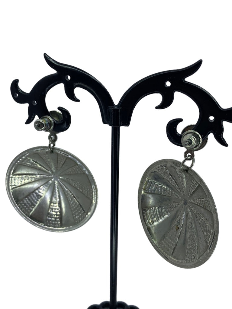 Lightweight Silvertone Medallion Post Pierced Earrings 1 3/4" Drop Dangle