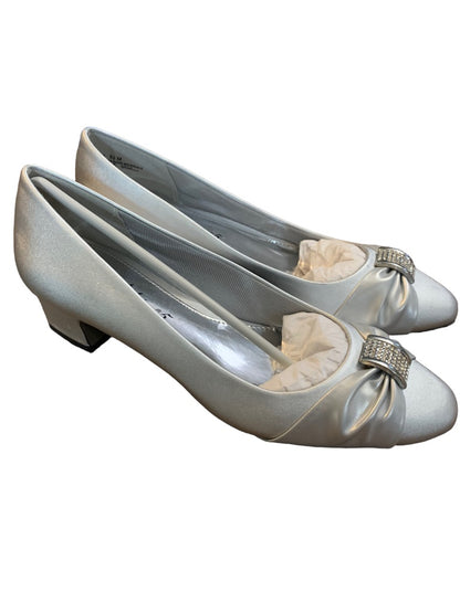 8.5M Easy Street Alive 5 Silver Satin Embellished Pump Women's Heels