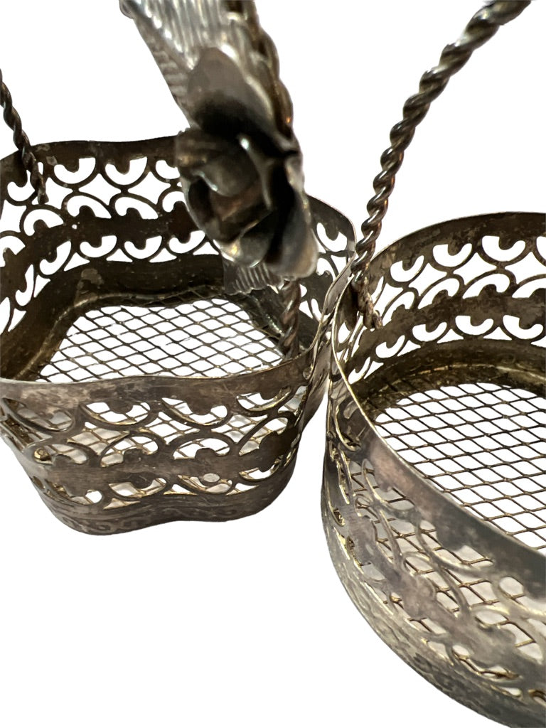 Vintage Silvertone Metal Wire Small Baskets Set of 2 Scalloped & Round